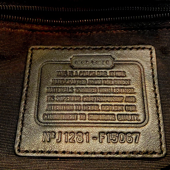 Authentic solid black signature pattern Coach hobo purse - Picture 4 of 8